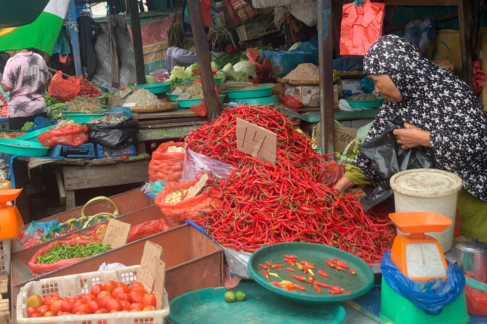 Harga Pangan Hari Ini: Cabai Rawit Tembus Rp 100 Ribu, Beras Mulai Naik