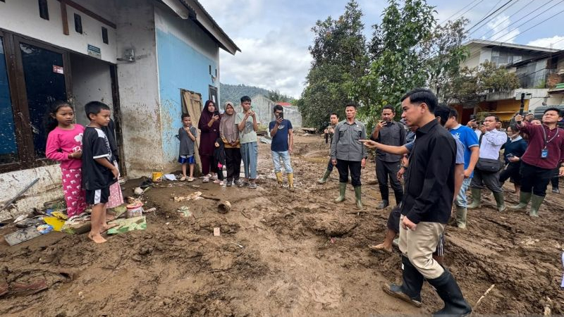 Wapres Gibran Minta Cicilan Warga Korban Banjir Solok Diringankan