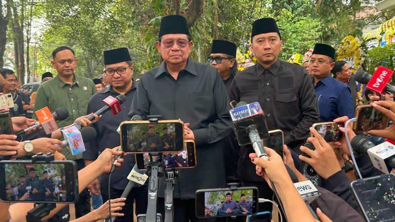 SBY Kenang Guruh Soekarnoputra: Pernah Berbagi Kanvas hingga Bicara Masa Depan Budaya Indonesia