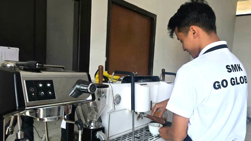 100 Peserta Ikut Pelatihan Barista SMK Go Global, Disiapkan Kerja ke Luar Negeri