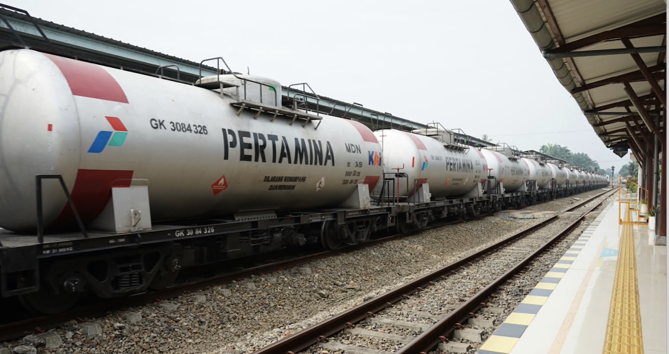 Dari Terminal BBM ke Wilayah Konsumsi, Kereta Api Menjaga Arus Distribusi Energi