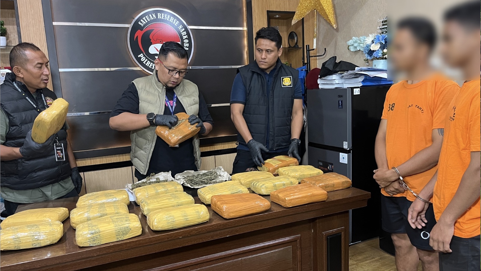 Polrestabes Medan Gerebek Gudang Penyimpanan 18 Kg Ganja
