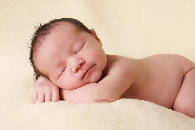 7 Mitos Kesehatan Bayi yang Masih Dipercaya Orang Tua, Mana yang Benar?