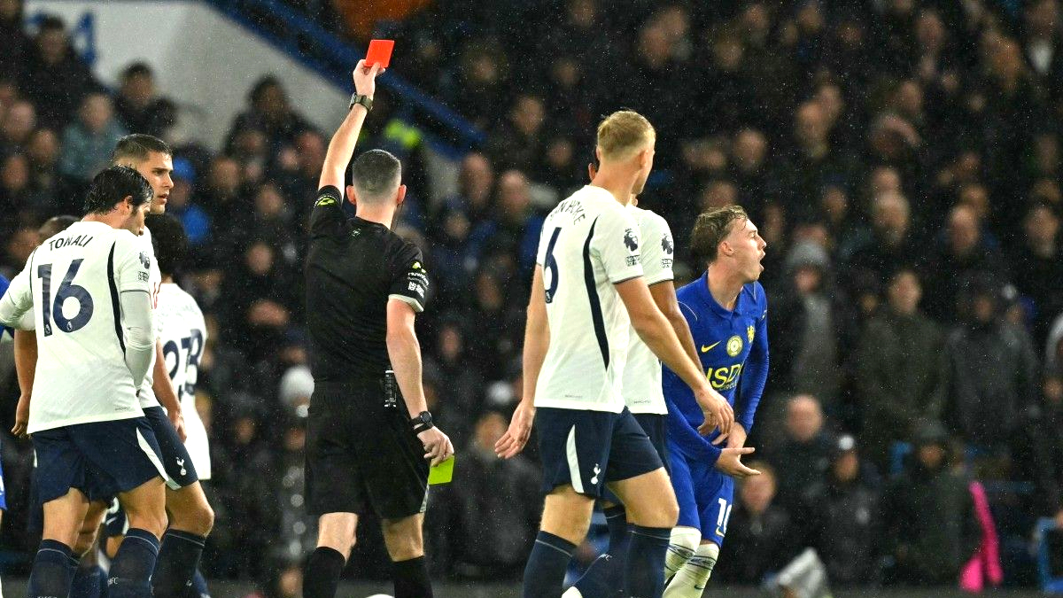 Chelsea Dibungkam Tottenham 0-2: Blunder Penders dan Kartu Merah Palmer Jadi Petaka