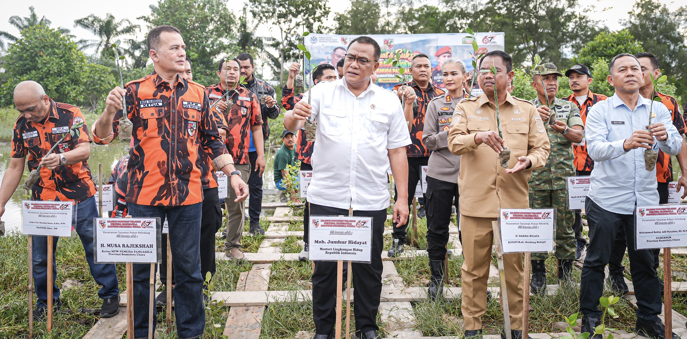 Menteri LH Serukan Pemulihan Ekosistem untuk Selamatkan Bentang Alam Sumut