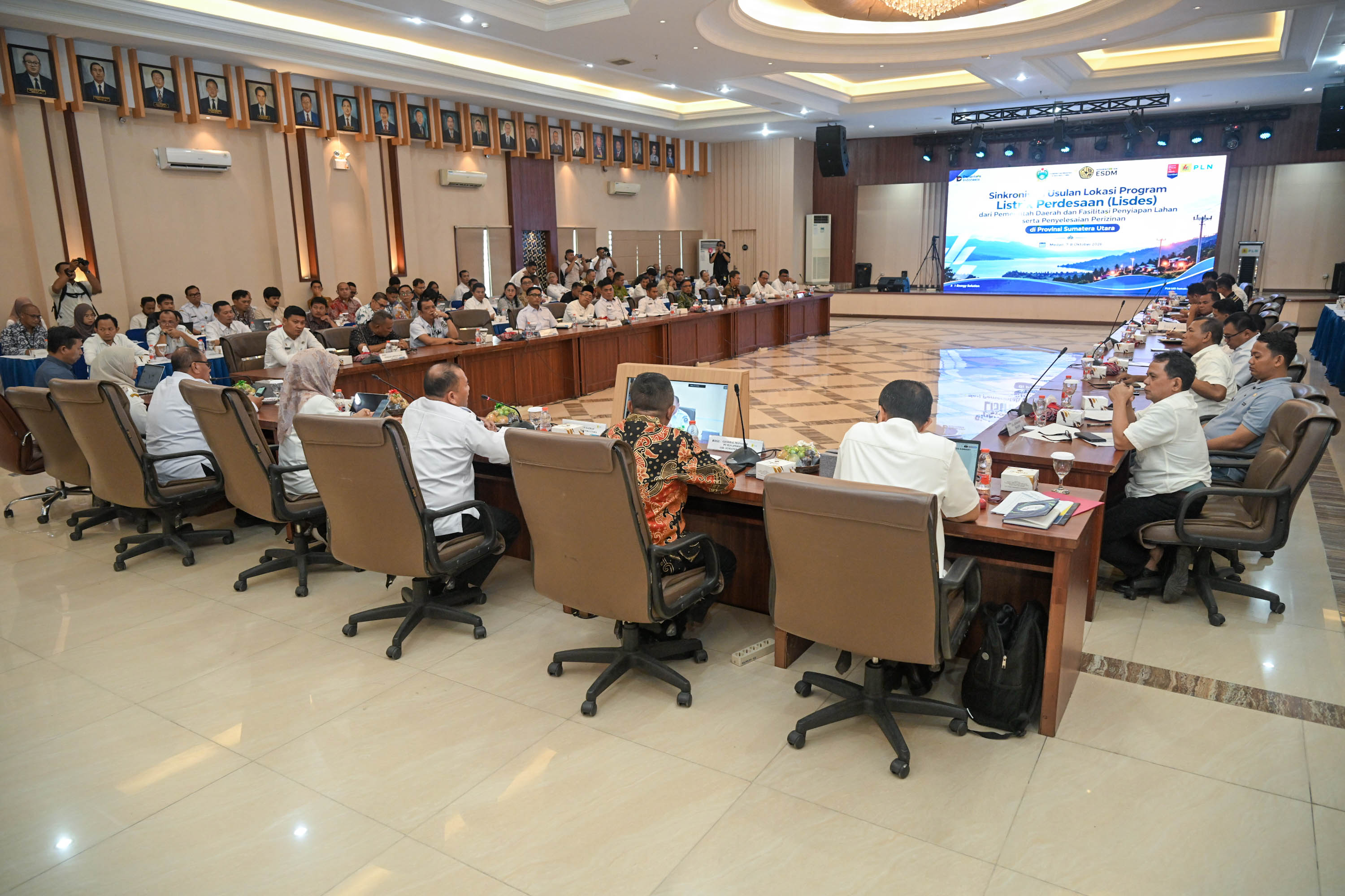 Pemprovsu, Kementerian ESDM, dan PLN Perkuat Sinergi Kejar Target 100% Listrik Desa