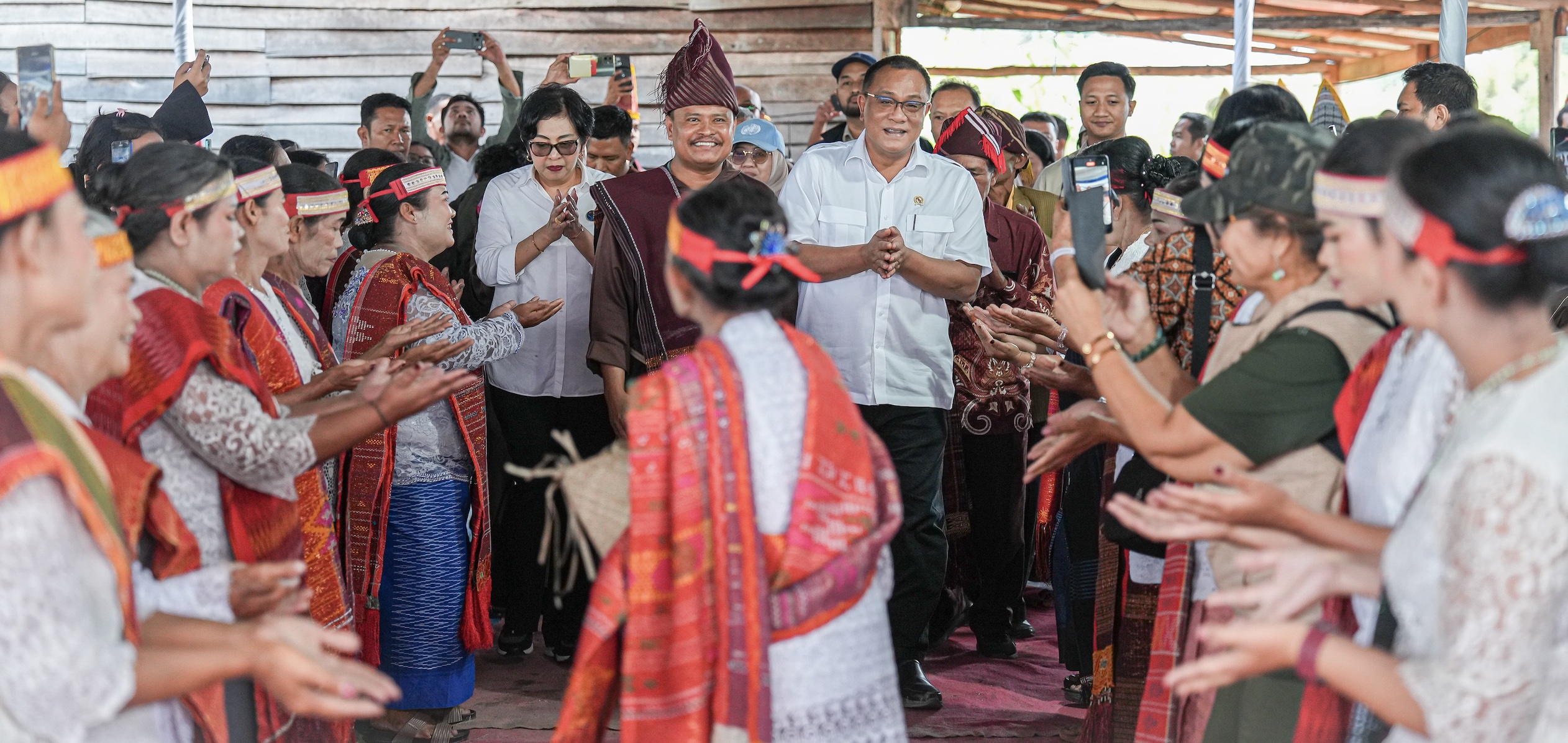 Menteri LH Satukan Aksi Lintas Sektor dan Lintas Iman untuk Pulihkan Ekosistem Danau Toba
