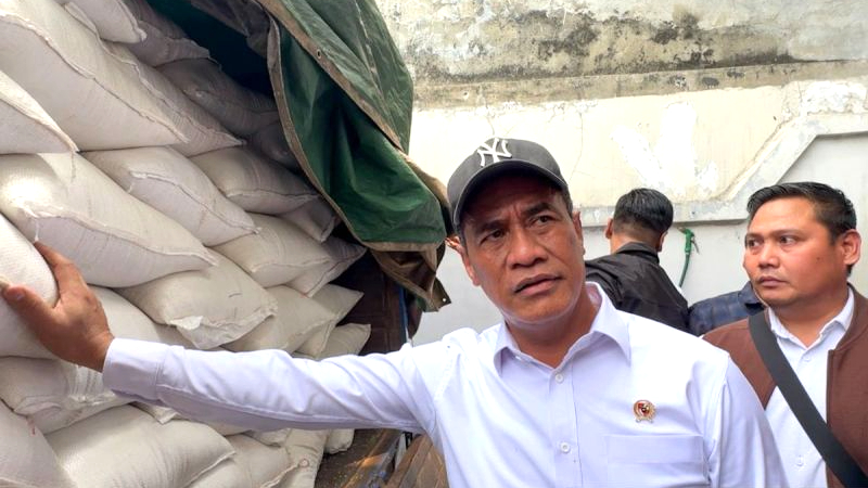 Mentan Amran Bongkar Dugaan Oplosan 600 Ton Beras SPHP, Mafia Pangan Diburu!