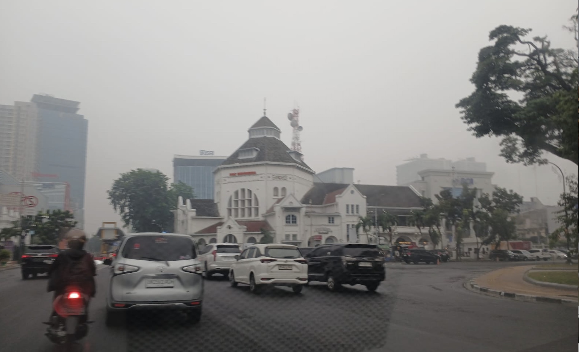 Hari Kedua Kabut Asap, Kualitas Udara Kota Medan Tidak Sehat AQI 175