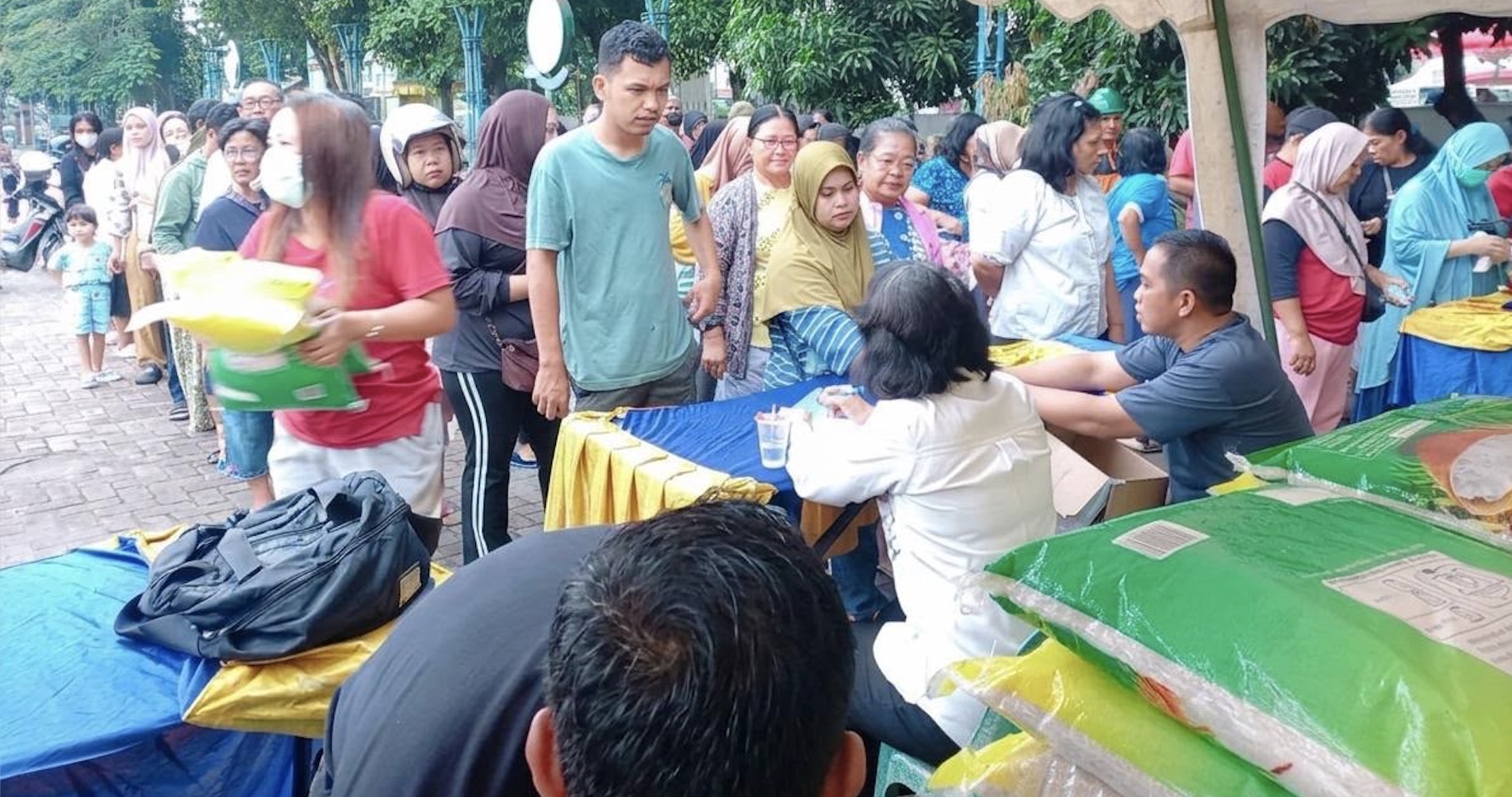 Bulog Sumut Gelar Gerakan Pangan Murah Serentak di 30 Titik Dalam Rangka Hari Pangan Sedunia