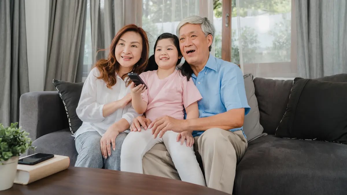 Anak Lebih Banyak Diasuh Mertua? Jangan Sampai Pola Asuh Jadi Berbeda
