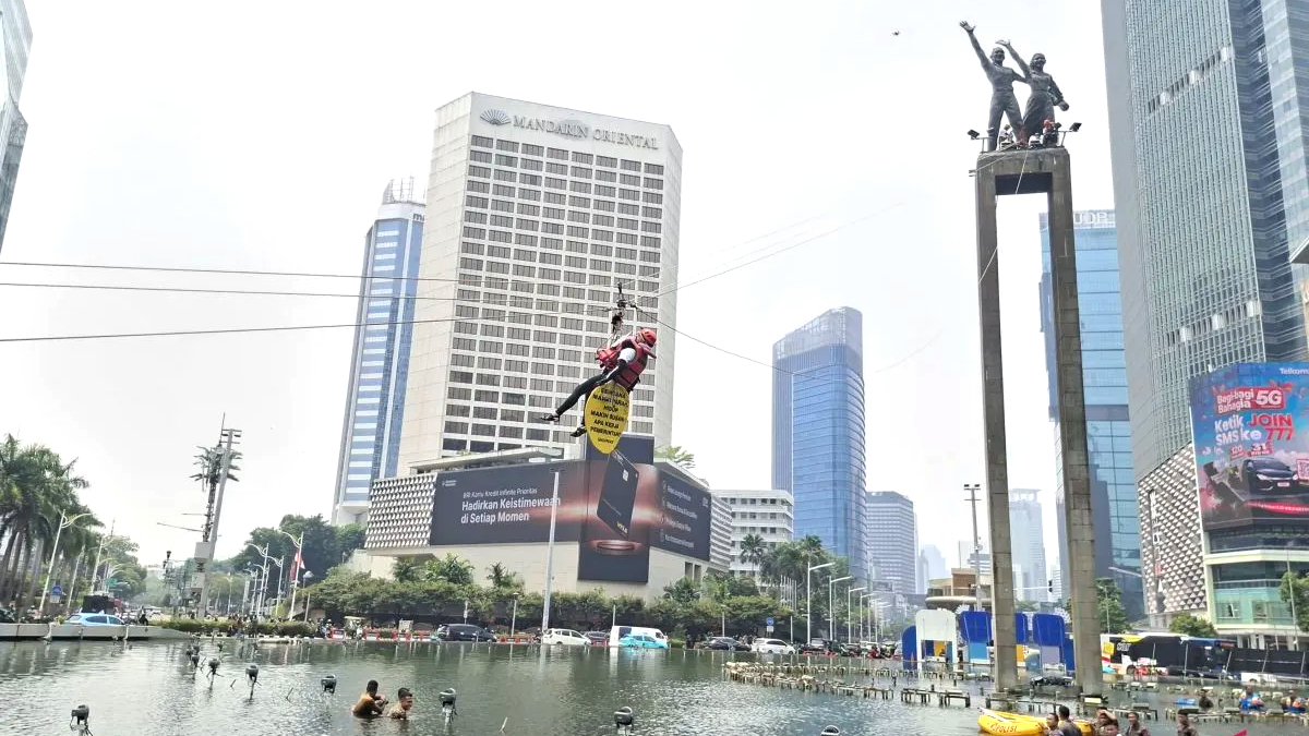 Enam Aktivis Greenpeace Dievakuasi dari Monas? Ini Fakta Aksi di Bundaran HI