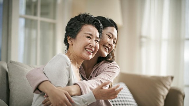Tinggal Serumah dengan Mertua? 7 Hal Ini Wajib Disepakati Agar Rumah Tangga Tetap Harmonis