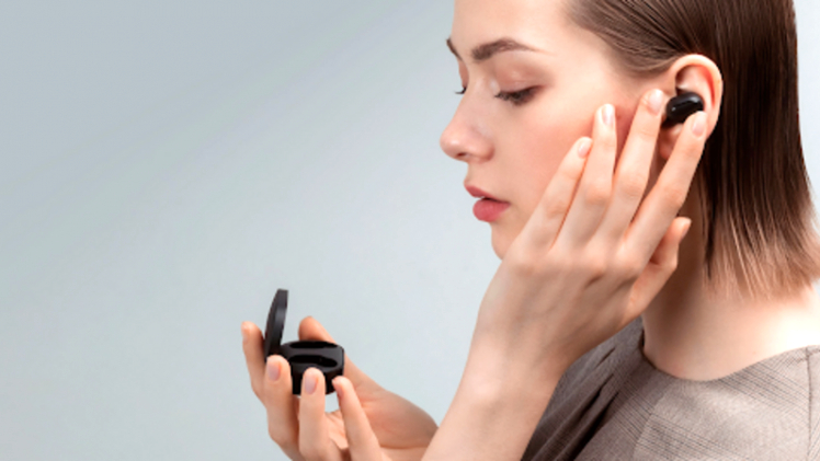 Headset Bluetooth Dipakai Berjam-jam, Benarkah Berisiko bagi Otak dan Picu Kanker?
