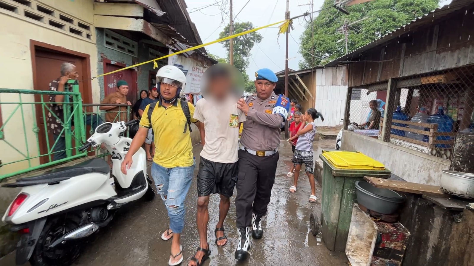 Sarang Narkoba Gang Nasional Digerebek, Pengedar Diringkus dan Barak Dihancurkan