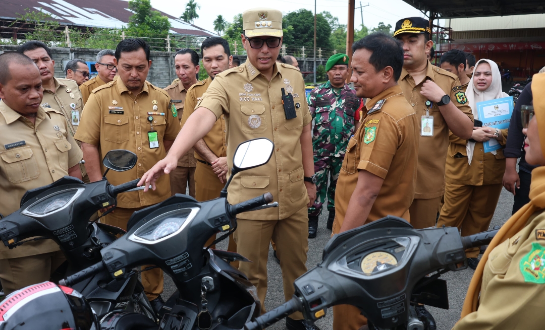 Rico Waas Temukan Kendaraan Dinas Camat Medan Area Tak Bayar Pajak